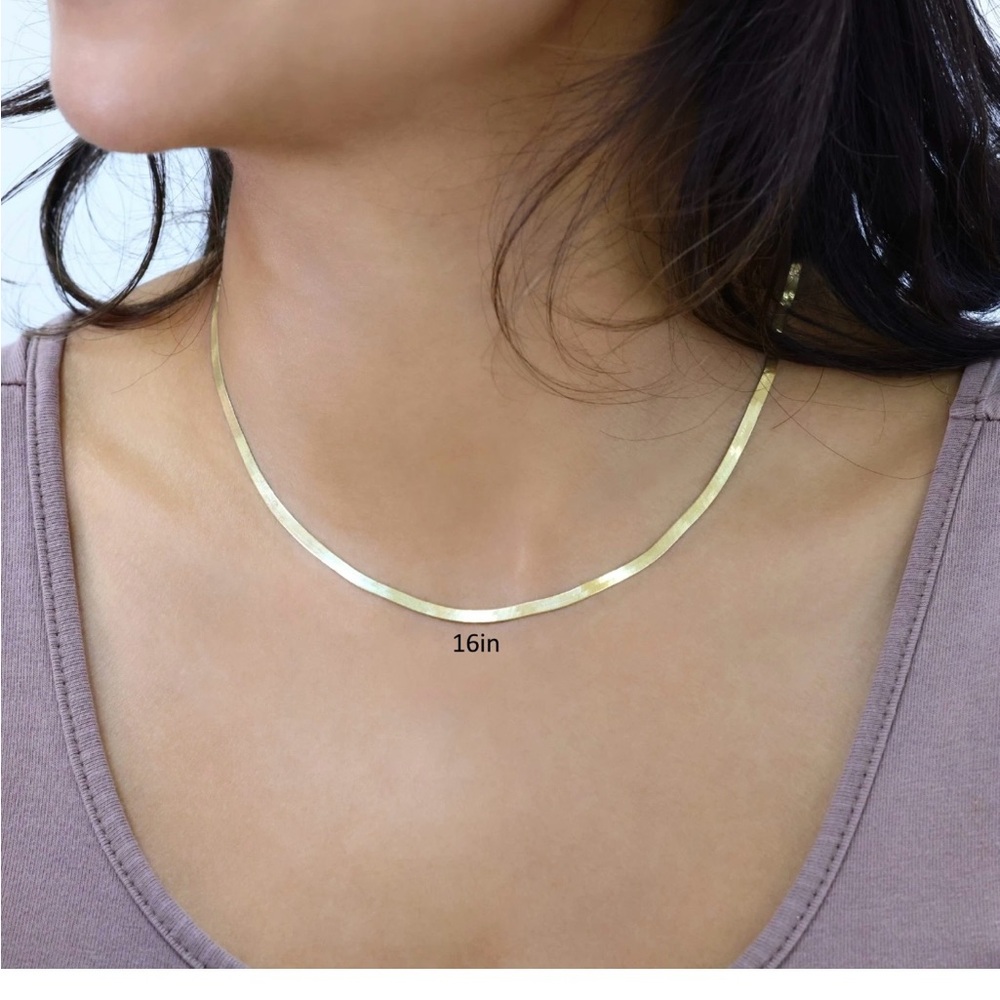 Herringbone necklace. New. 10k real gold.